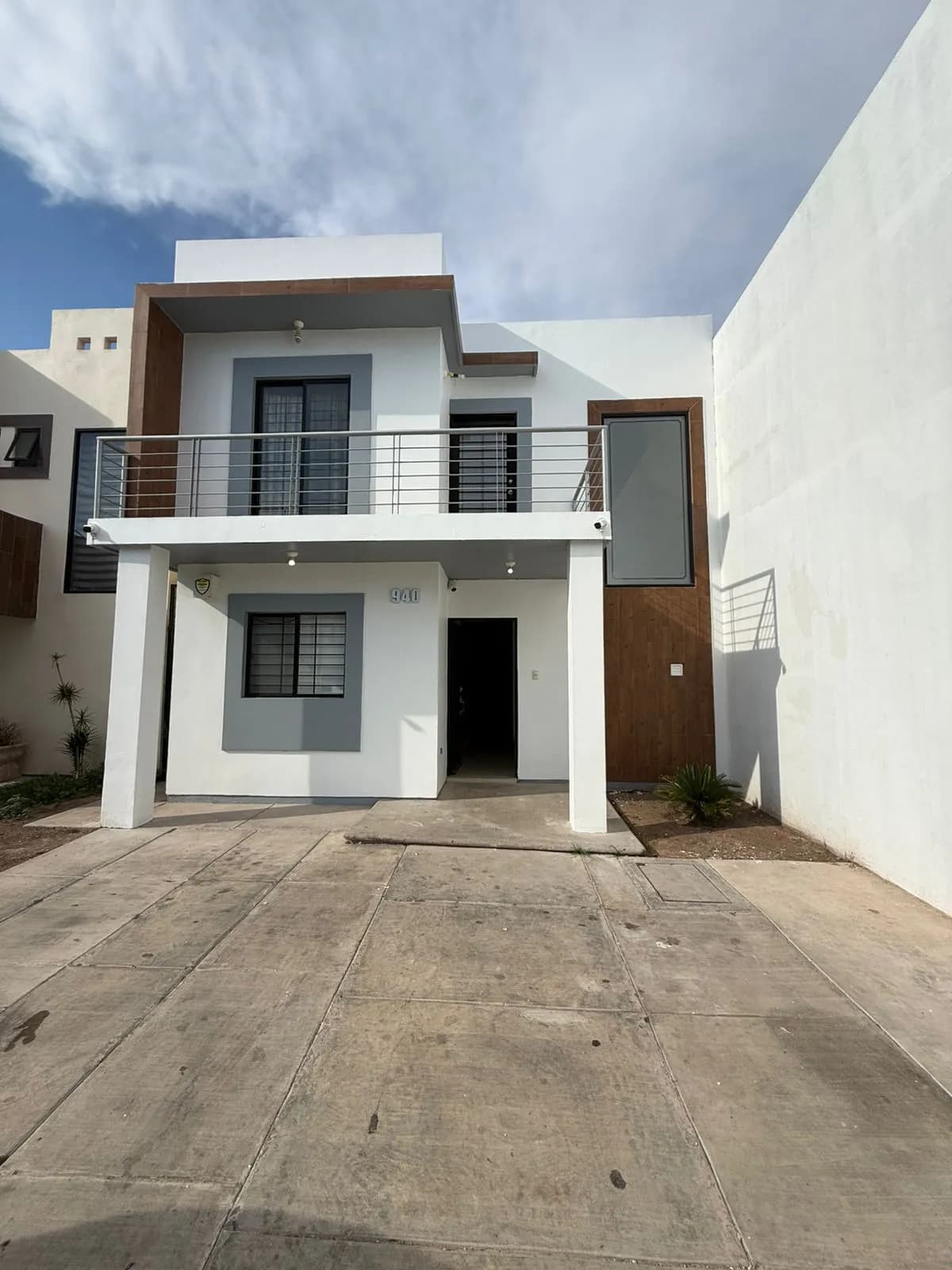 CASA EN RENTA FRACC VIÑEDOS 3 REC AMUEBLADA