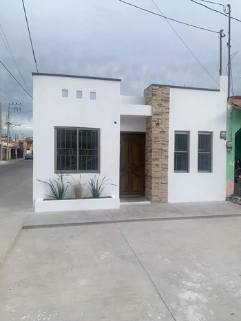 5_2761 | CASA EN VENTA COL CENTRO | Angulo Bienes Raíces