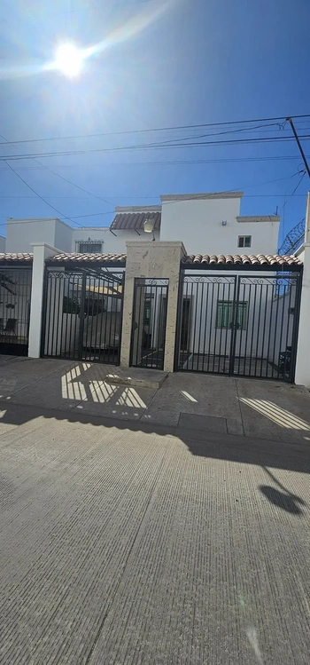 15_3042 | CASA EN RENTA AMUEBLADA COLONIA CENTRO | Angulo Bienes Raíces