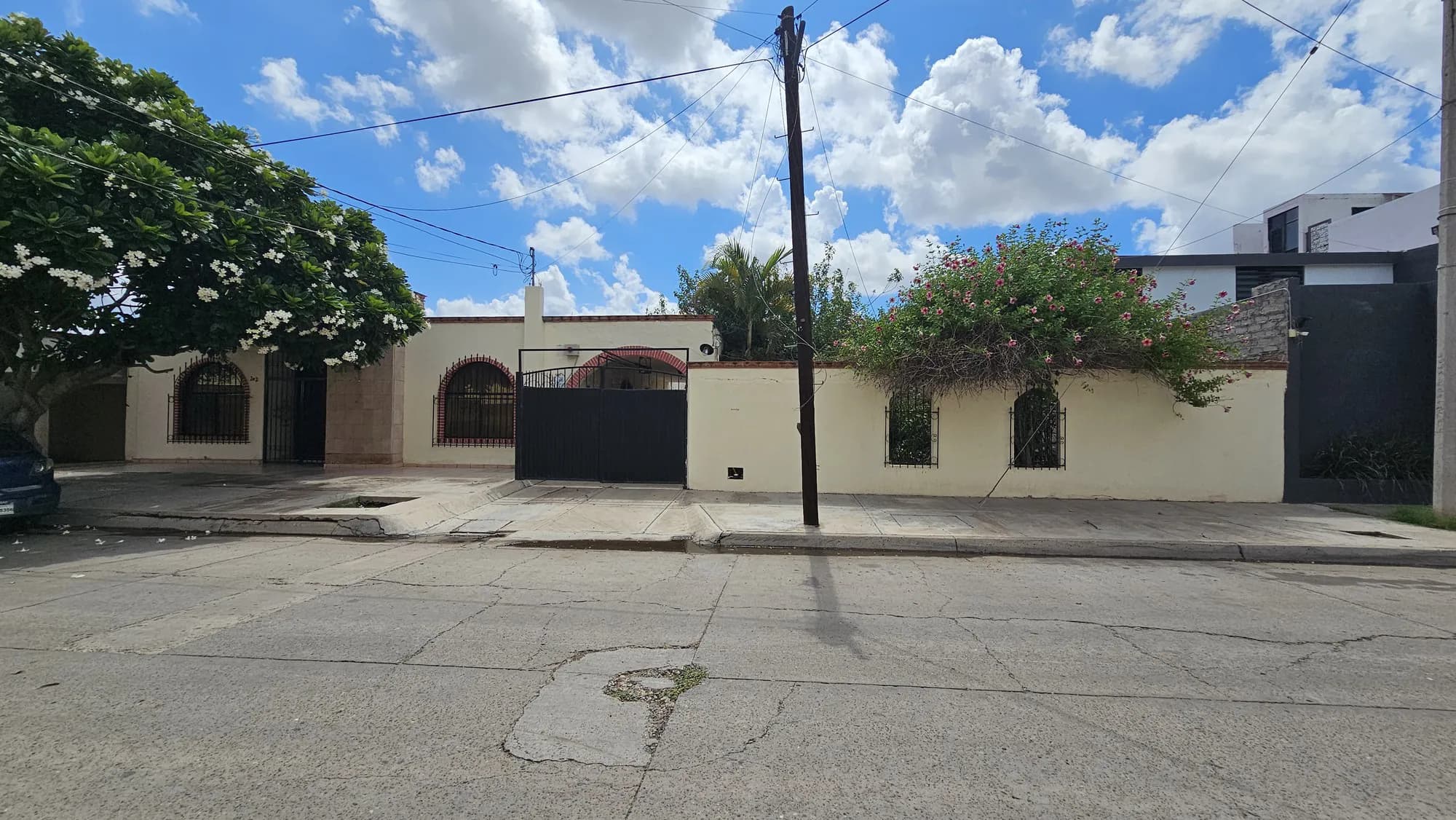 CASA VENTA una planta 4 recs Fracc. Grijalva